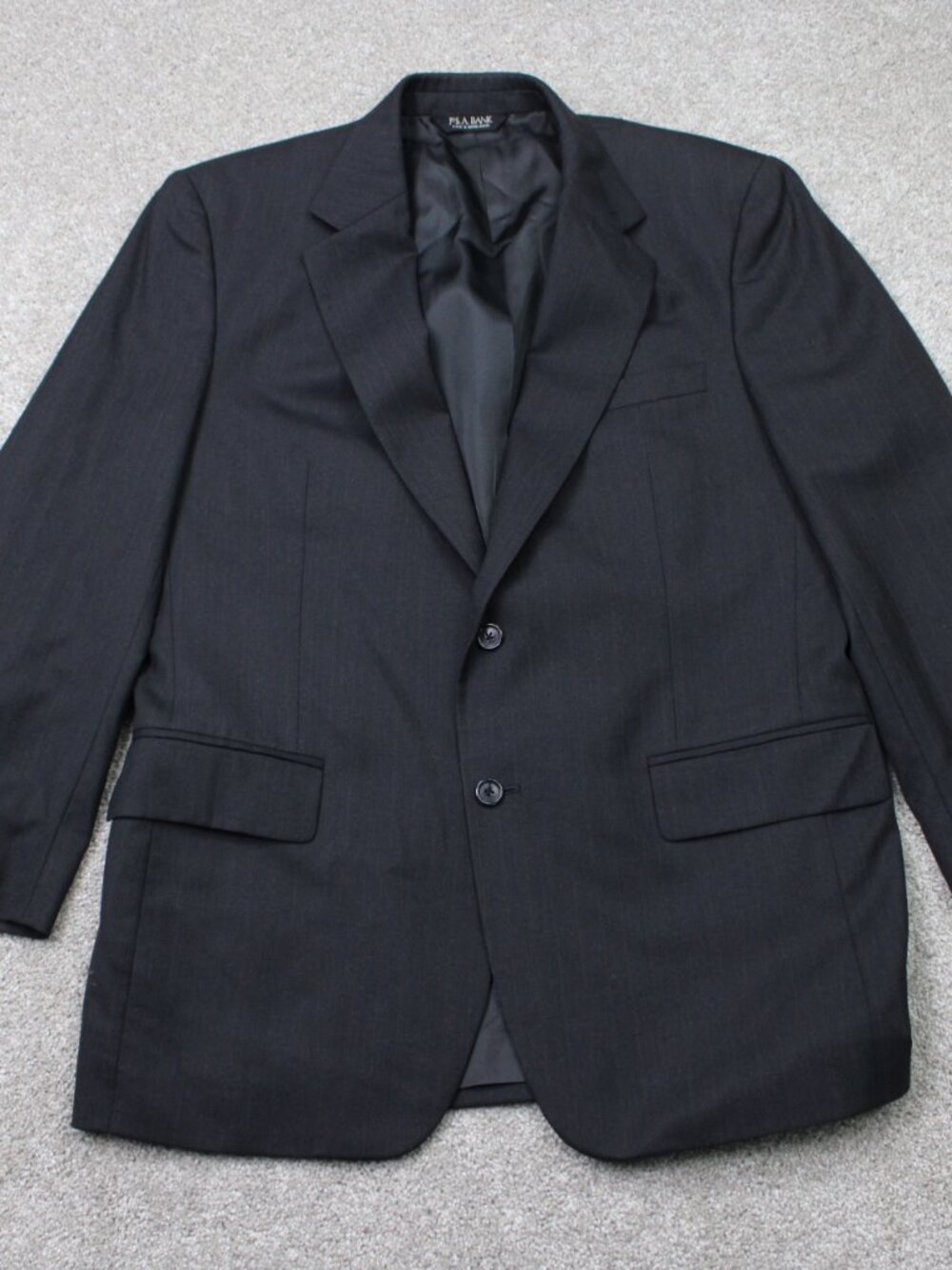 Jos A. Bank Blazer Mens 42 R Black w/ Red‎ Pinstripes 100% Wool 2 Button 1 Vent